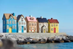 IB Laursen talolyhty Nyhavn kukat ja vaaleanpunainen katto